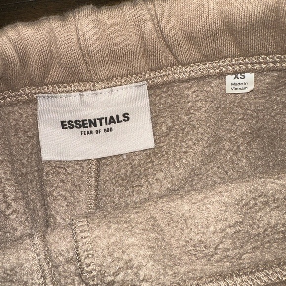 Essentials Sweatpants - Picture 4 of 4
